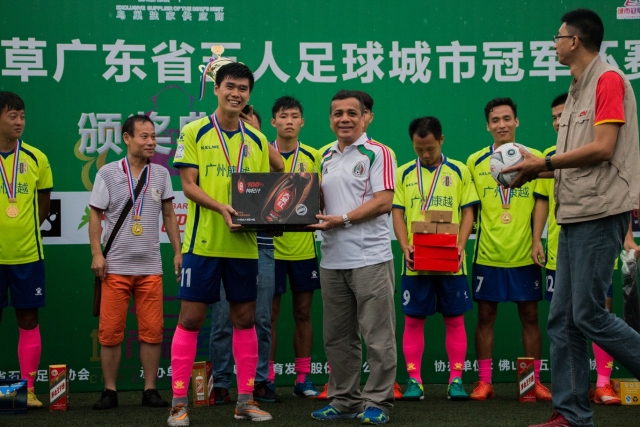 亚马尔谈梅西：亲历让他成为历史最佳的理由